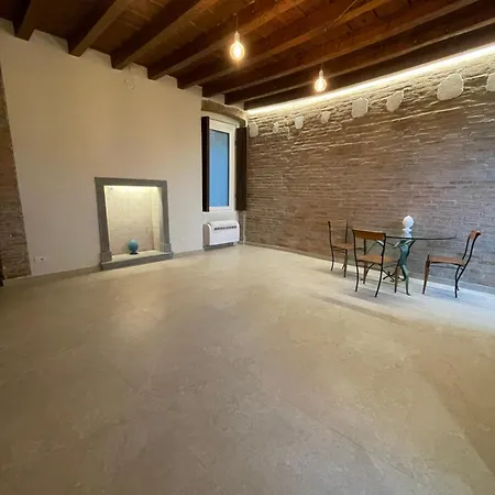 - Broseta 32 Apartment