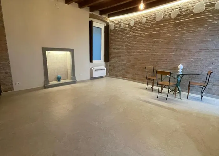 - Broseta 32 Apartment