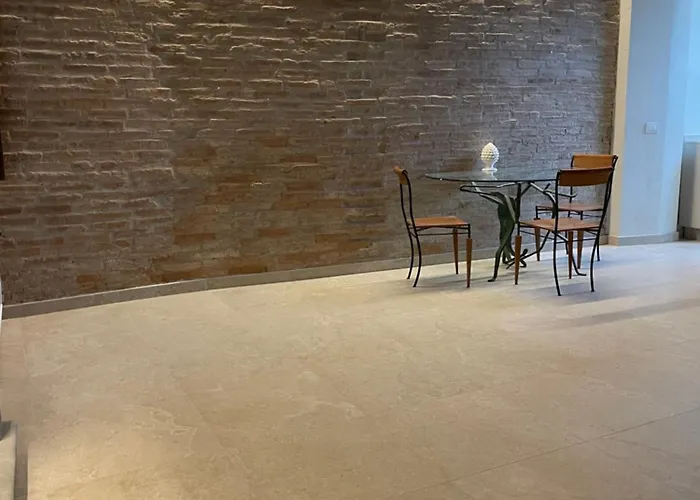 - Broseta 32 아파트 *